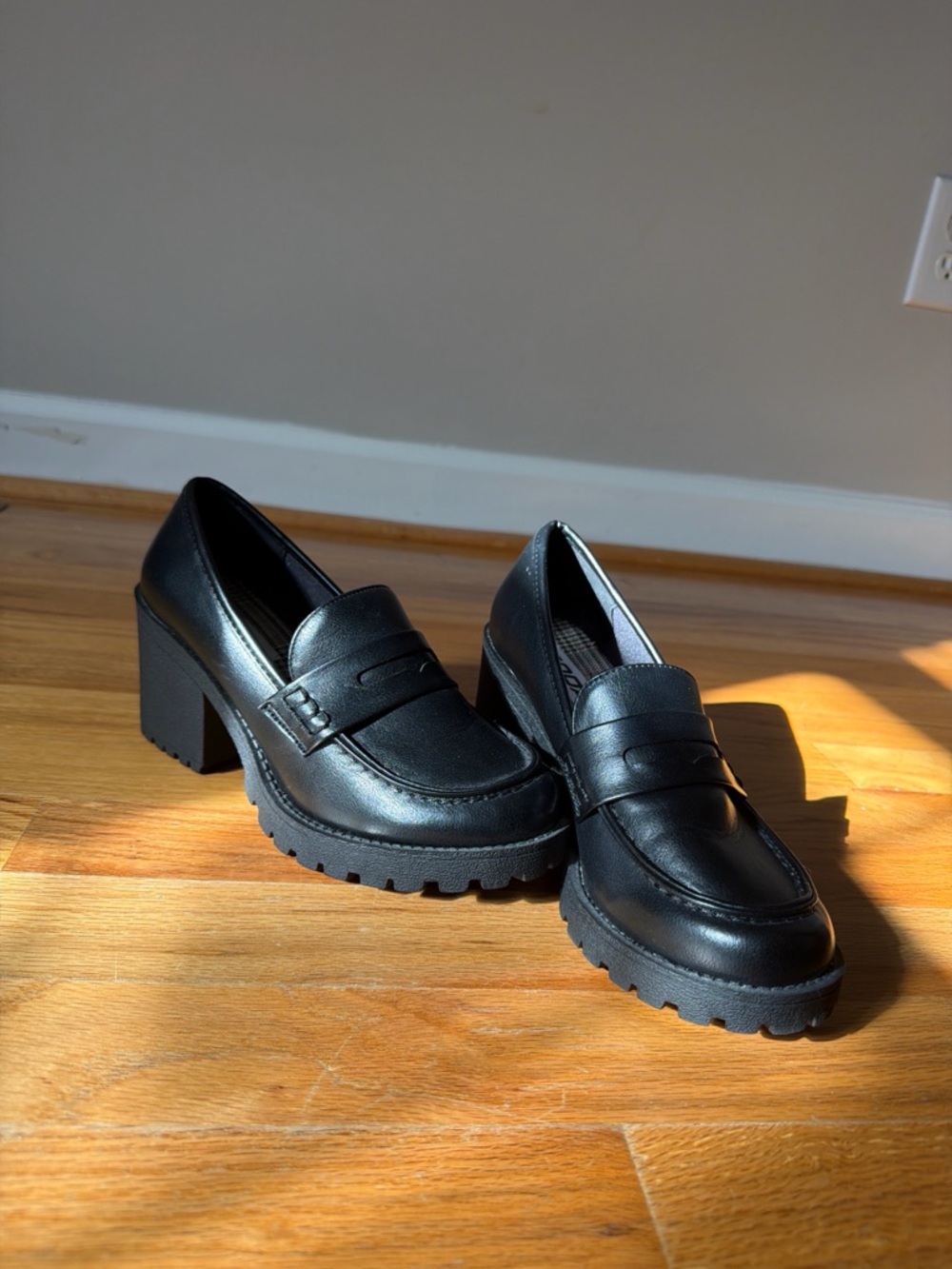 SODA y2k Black Leather Chunky Platform Loafers